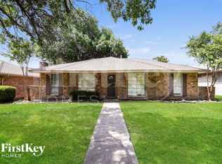 818 Madrid Dr, Duncanville, TX