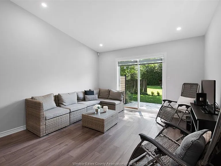 19 Malibu Dr — Photo 10