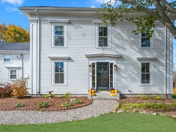 13 Blackstone St, Mendon, MA 01756