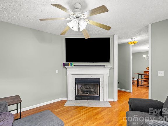 5th image of 842 Grouse Rd