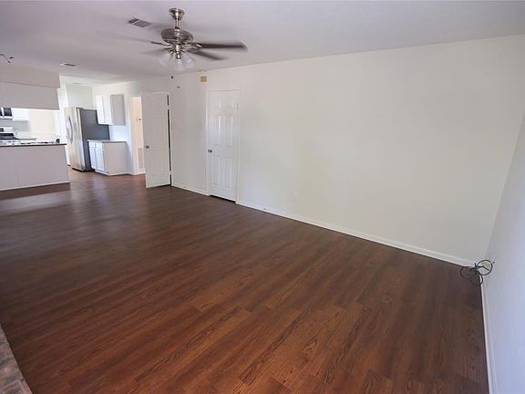 5th image of 623 Hawthorn Pl