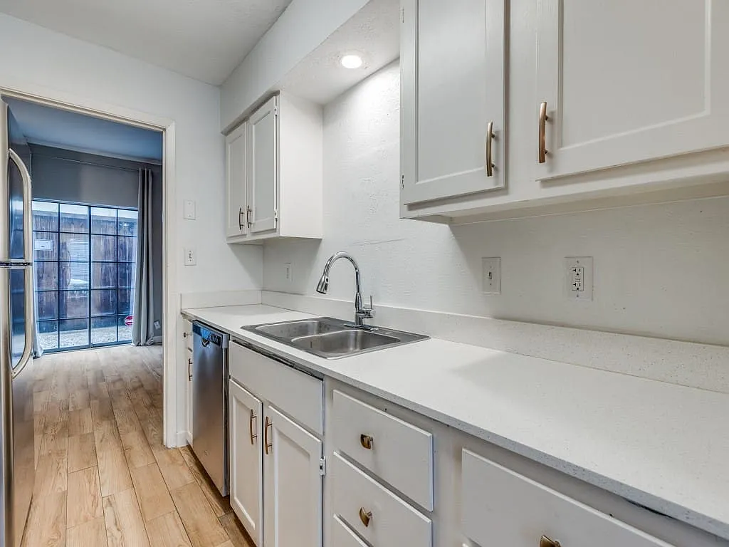2 bed, 2.5 bath, 1102 sqft, $2,200 — Photo 4