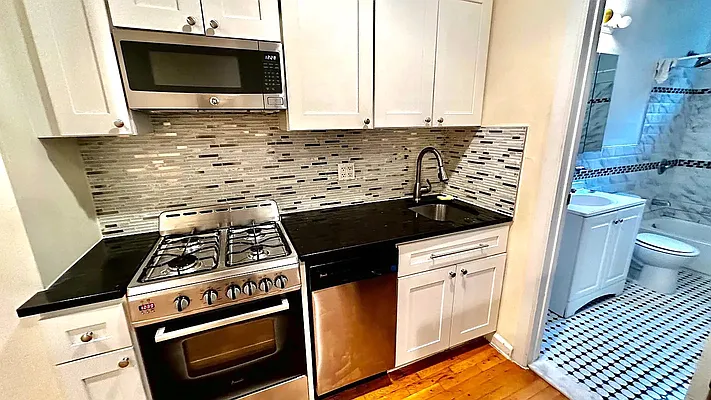 Rented by HOLTON REAL ESTATE INC. | media 1