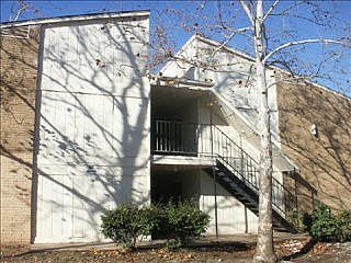 2nd image of 600 SE 32nd St