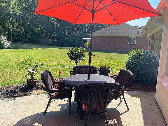 4th image of 302 Bridgewood Dr SE