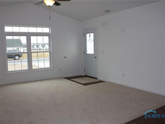 3rd image of 103 Paradise Ln #142