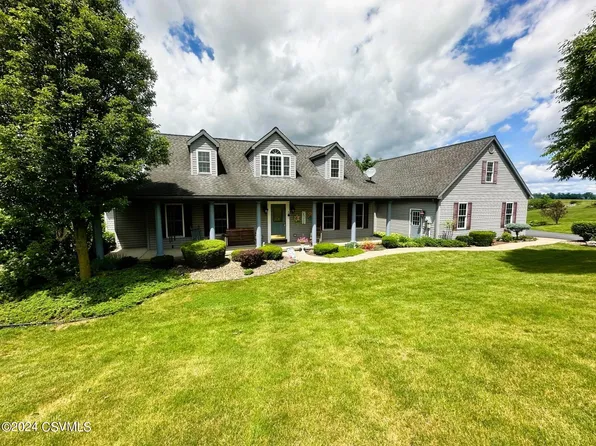 12 California Cir, Watsontown, PA 17777