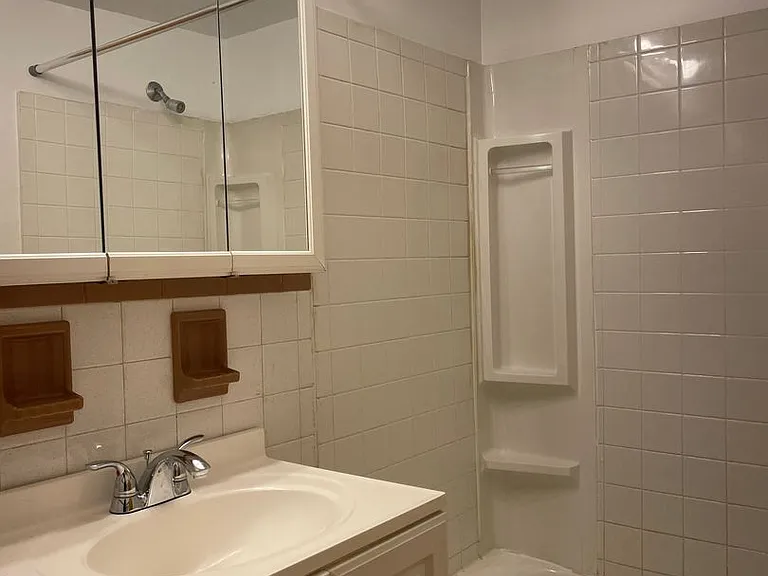 1101 Broadway Ave — Photo 18