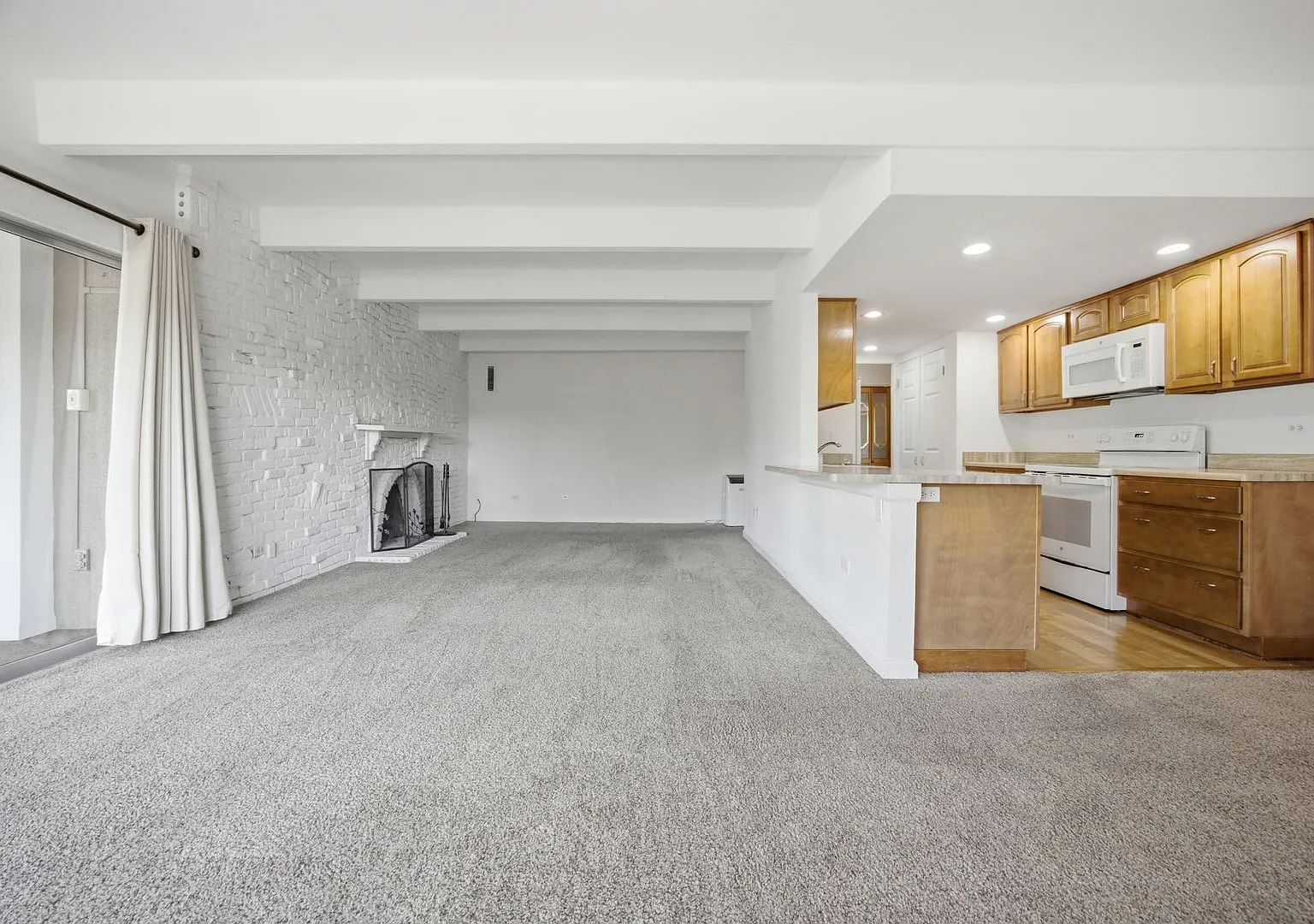 675 S University Blvd #301 — Photo 2