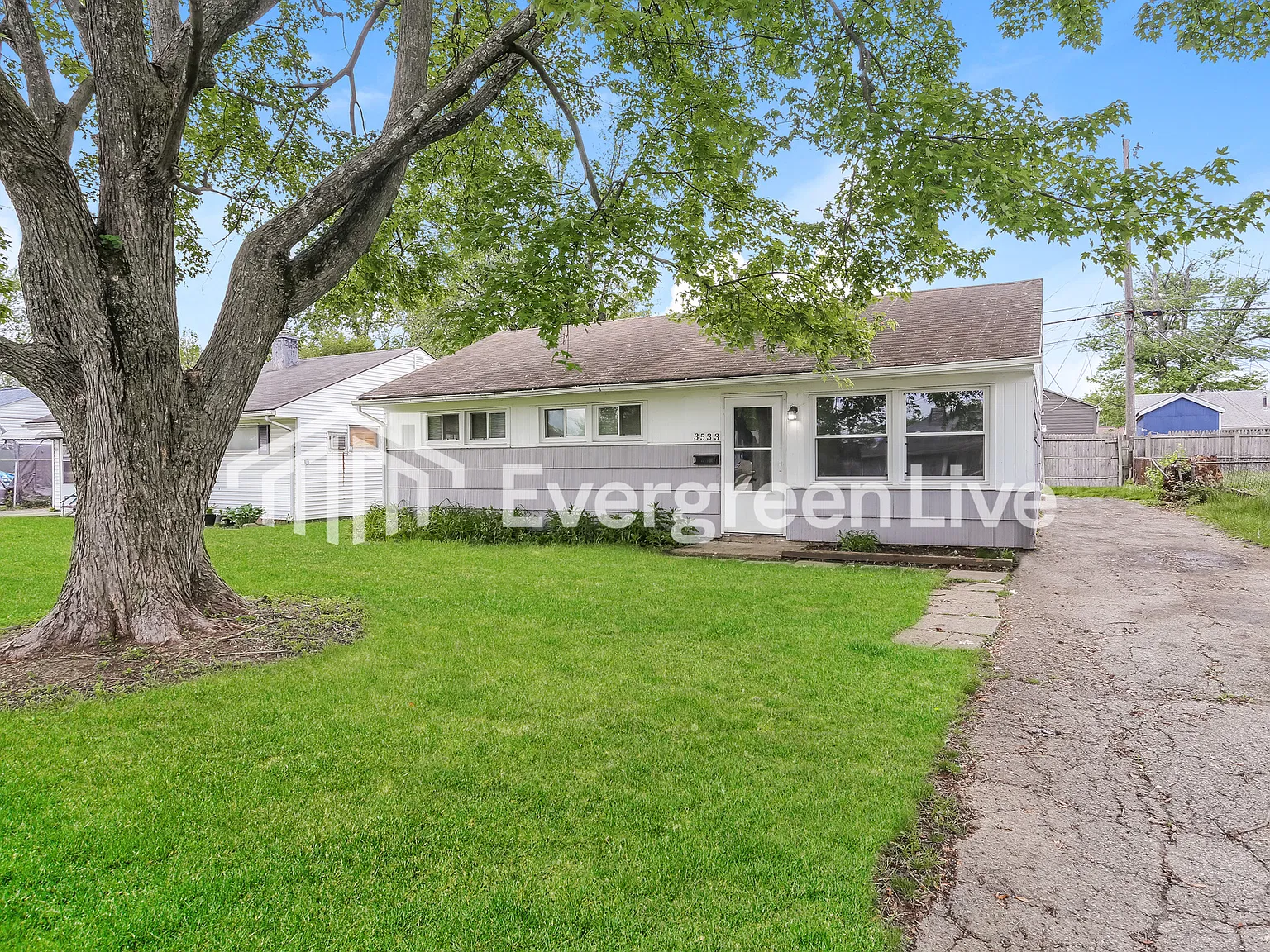4 bed, 1.0 bath, 1480 sqft, $1,695 — Photo 2