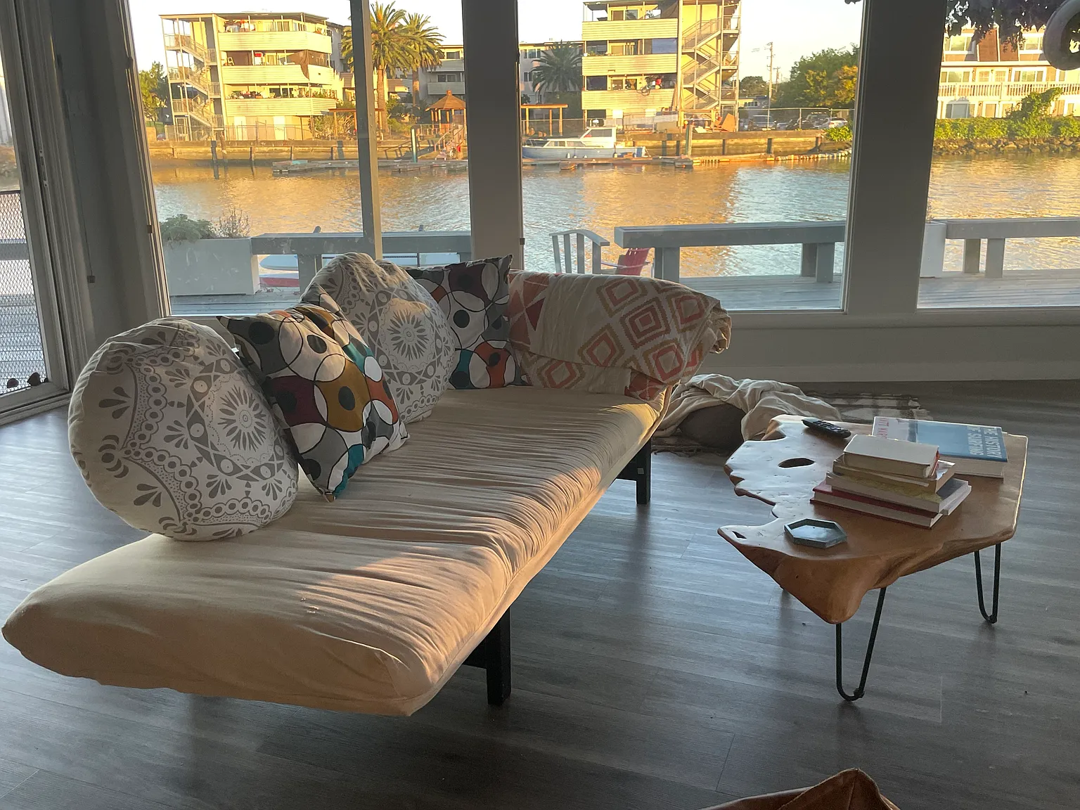 4 bed, 1871 sqft, $2,500 — Photo 2