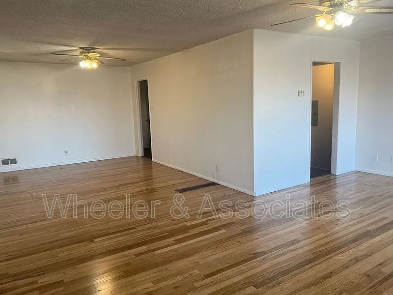 3 bed, 1.5 bath, 1600 sqft, $1,445 — Photo 4