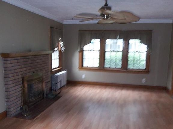 2nd image of 1610 Burton St