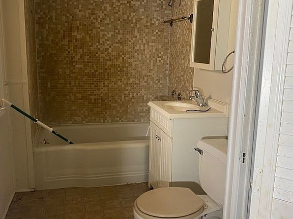 5th image of 848 Anaconda Ave