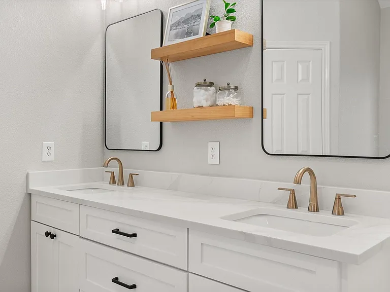 1702 Forest Bend Ln — Photo 22