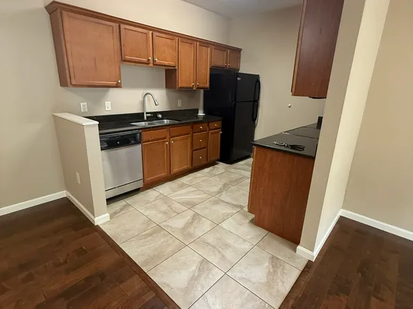 Weinbach Manor Apartments, 2015 N Weinbach Ave #C32bdf9e3, Evansville, IN 47711