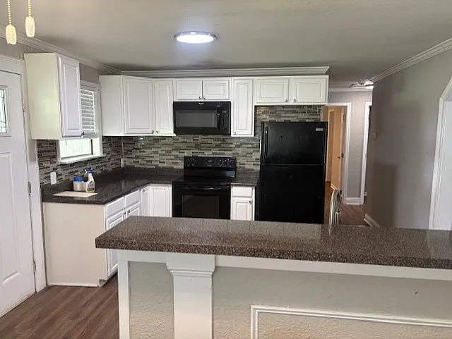 137 Hickory Ave — Photo 2