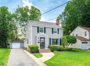 31027 Carlton Dr, Bay Village, OH