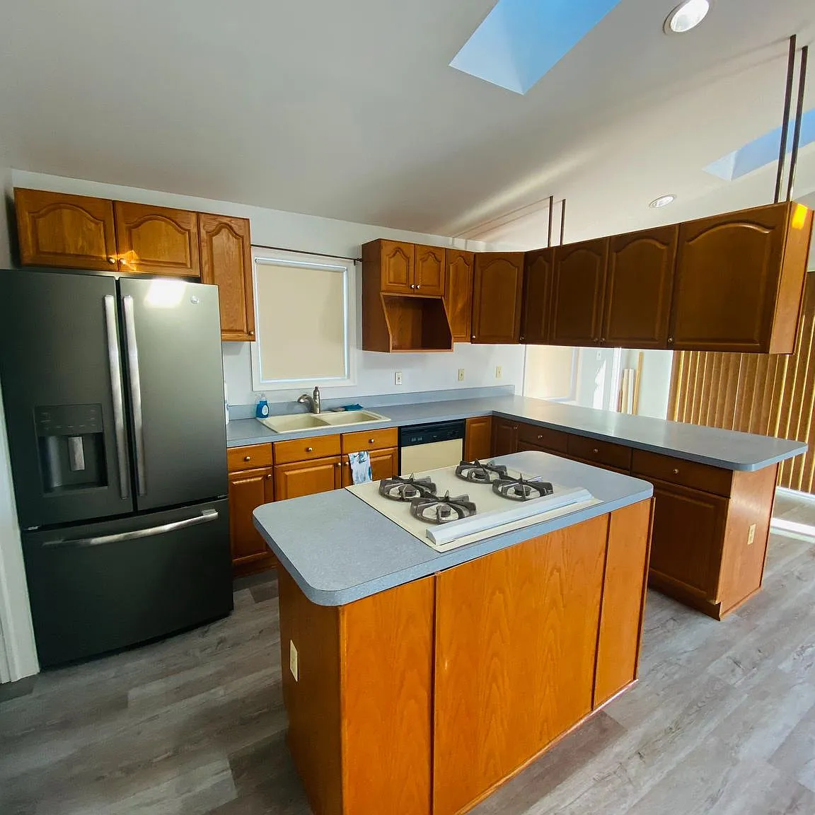 3 bed, 1164 sqft, $2,000 — Photo 2