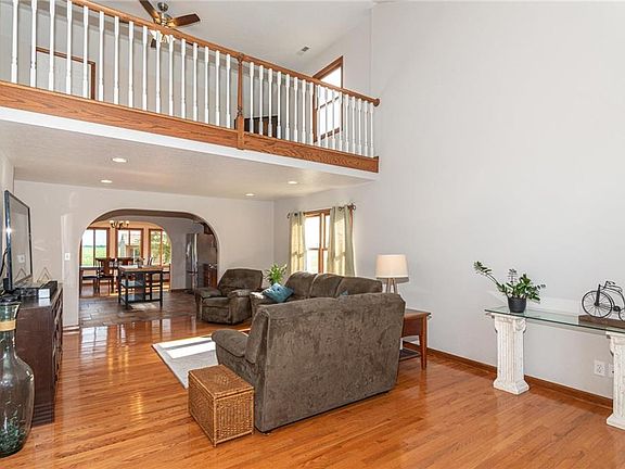 4th image of 9217 Beechwood Dr