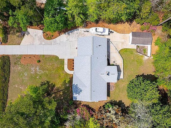 4th image of 709 Sawgrass Rd
