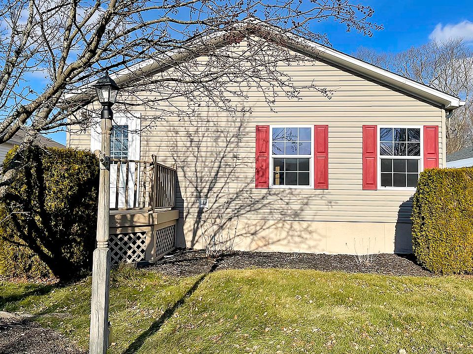 1st image of 70 Blackbird St #3-12