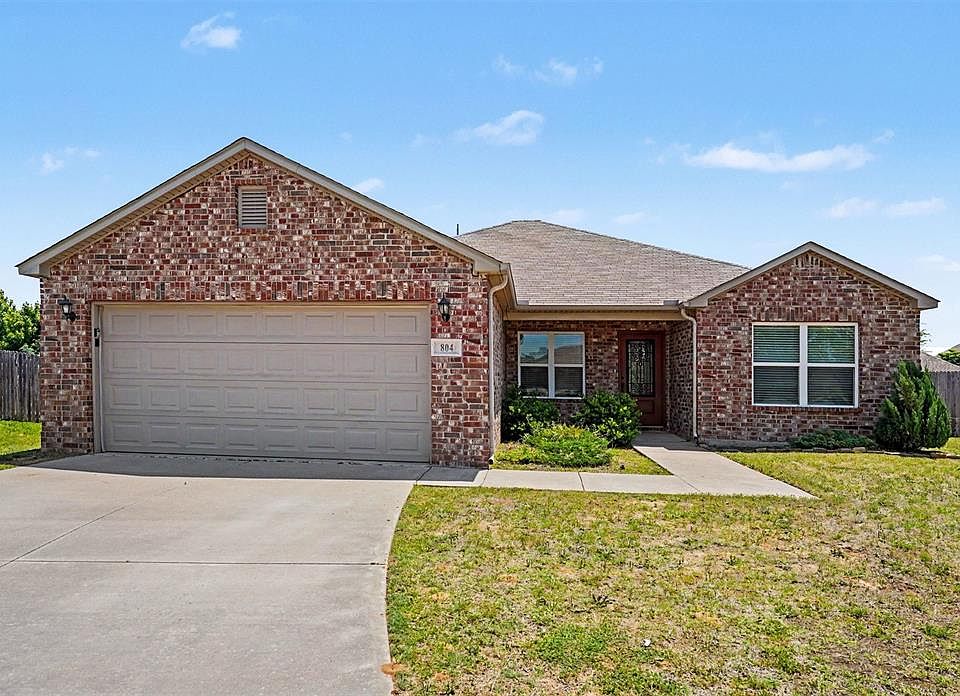 1st image of 804 Hallow Oak Ct
