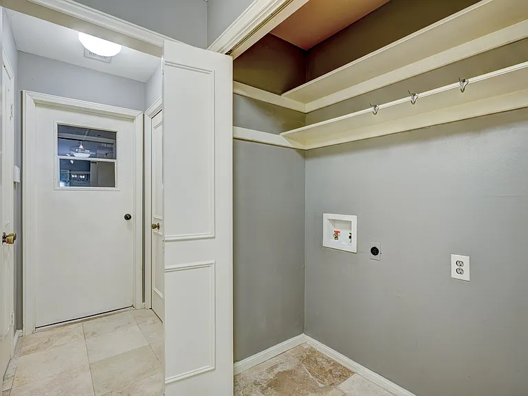 6325 Glenbrook Ct — Photo 24