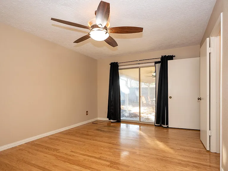 22811 Elkana Deane Ln — Photo 17