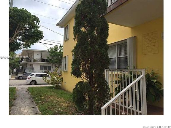 5th image of 7720 Byron Ave APT 4