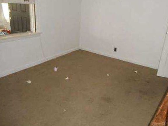 5th image of 1826 Waggoner Ave