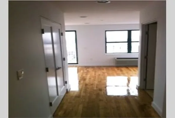 Rented by Avenue Real Estate | media 36
