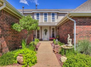 9949 Birkenhead Ct, Yukon, OK 73099