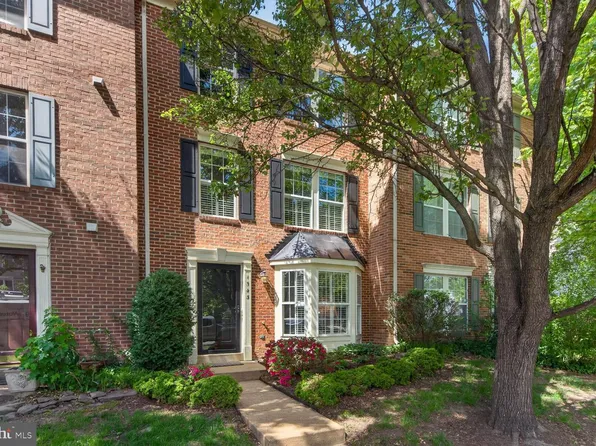 1343 Argall Pl, Alexandria, VA 22314