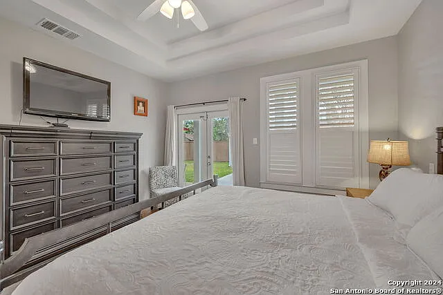 728 E Guenther St — Photo 23