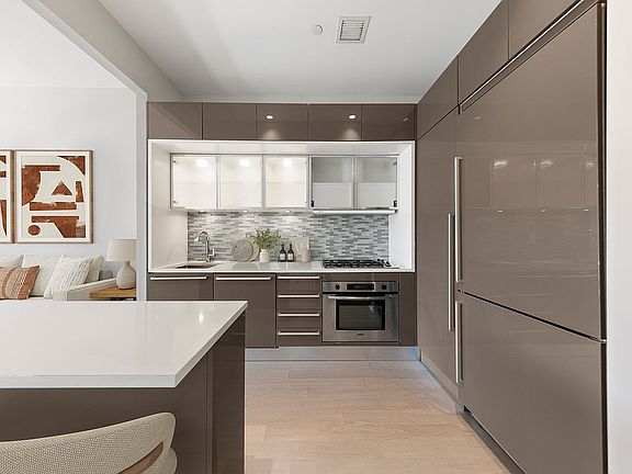 3rd image of 75 Wall St APT 28Q
