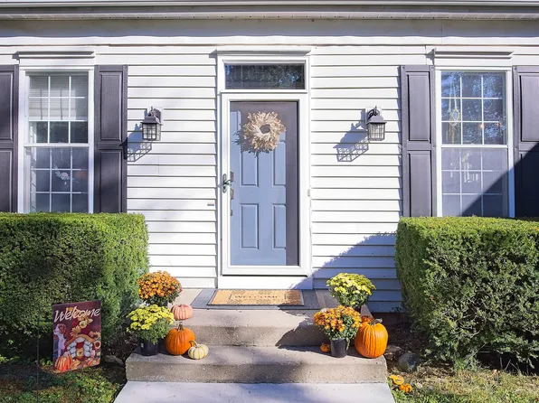 10726 W Liberty Ave, Beach Park, IL 60099