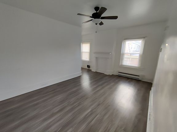 4th image of 823 W Main St APT 7