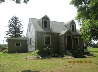 55561 Blossom Rd, Colon, MI 49040