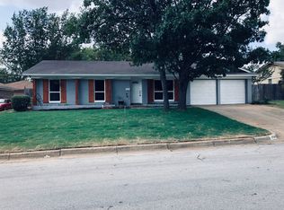 1704 Mims St, Fort Worth, TX 76112