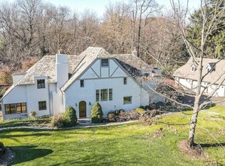 961 Nepawin Ln, Scotch Plains, NJ 07076