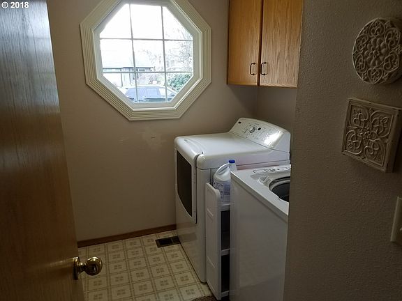 3rd image of 5341 NE Farmcrest St