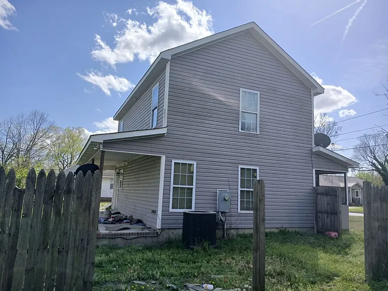 607 Roosevelt Ave — Photo 5