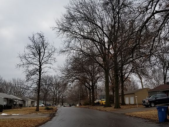4th image of 205 N Kendall Dr