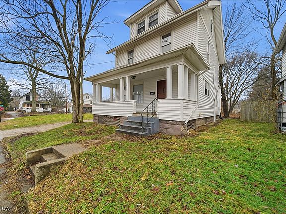 2nd image of 225 Cranz Pl