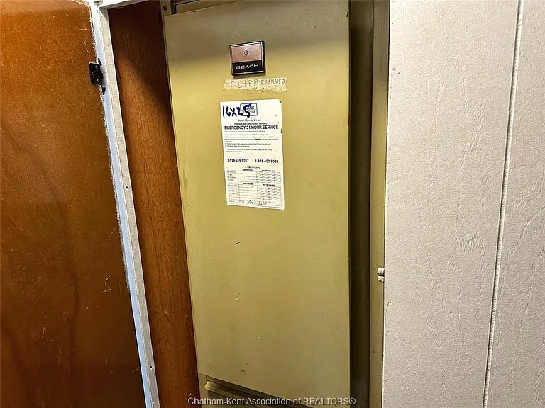 104 Essex Ct — Photo 25