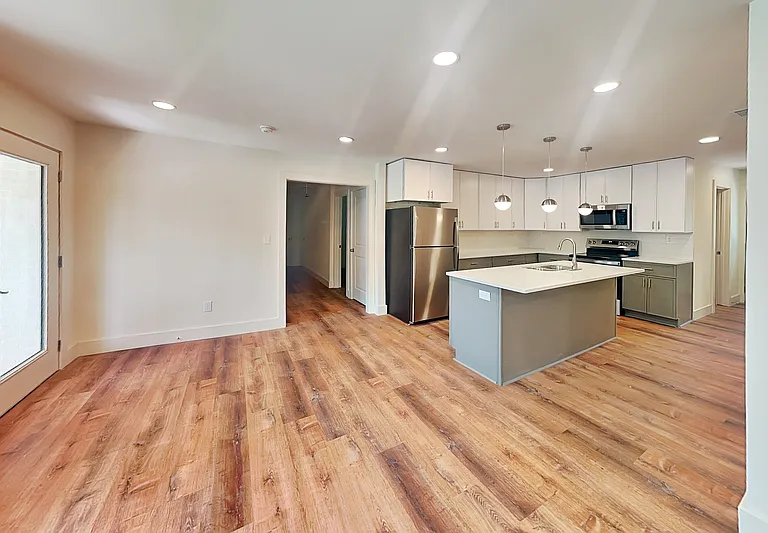 360 Simpson Ter NW — Photo 2