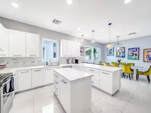 5th image of 1323 Ocean Boulevard #1323