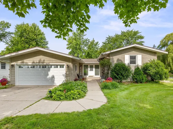 404 Larson St SW, Hutchinson, MN 55350