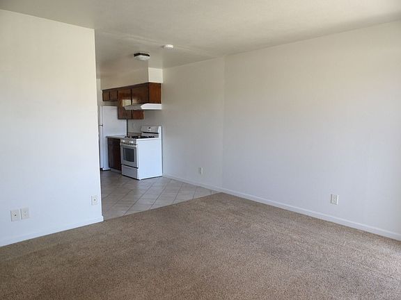 2nd image of 504 1/2 W Walnut Ave #A